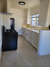 Load image into Gallery viewer, Apartment # 828